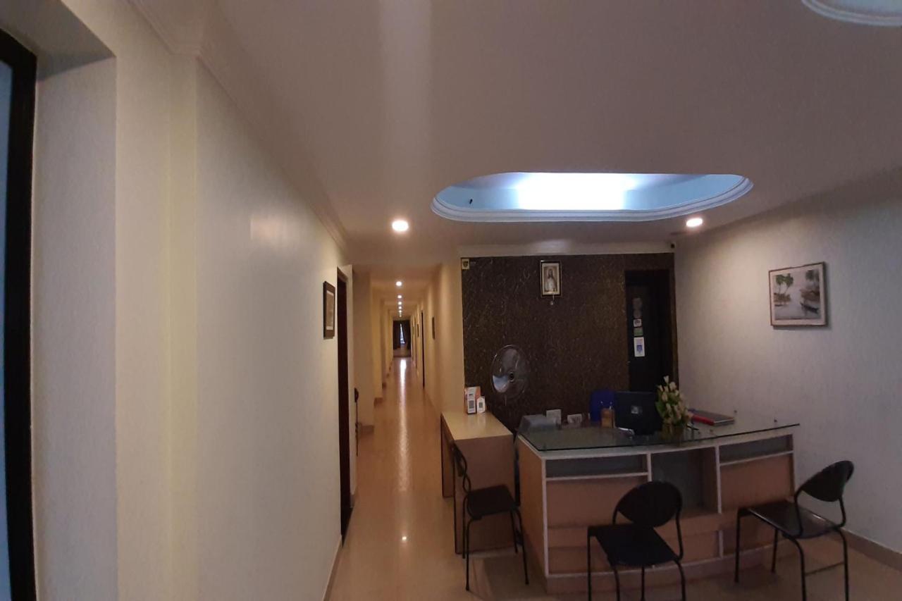 Madaparambil Residency Alwaye Bagian luar foto