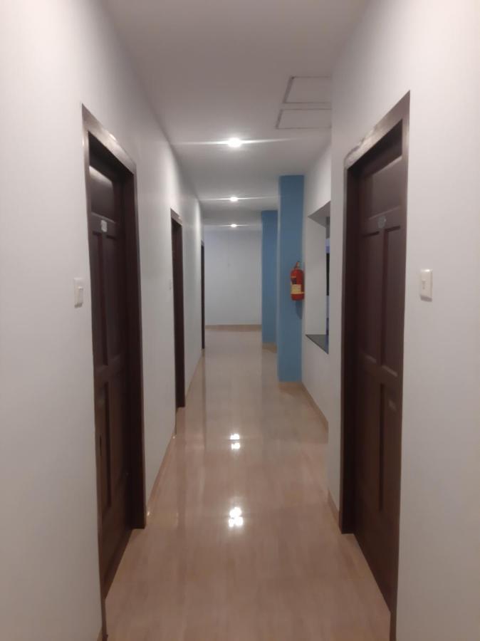 Madaparambil Residency Alwaye Bagian luar foto