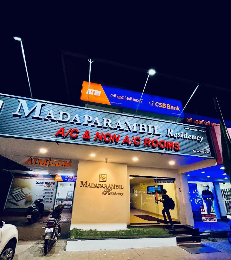 Madaparambil Residency Alwaye Bagian luar foto
