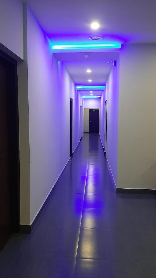 Madaparambil Residency Alwaye Bagian luar foto
