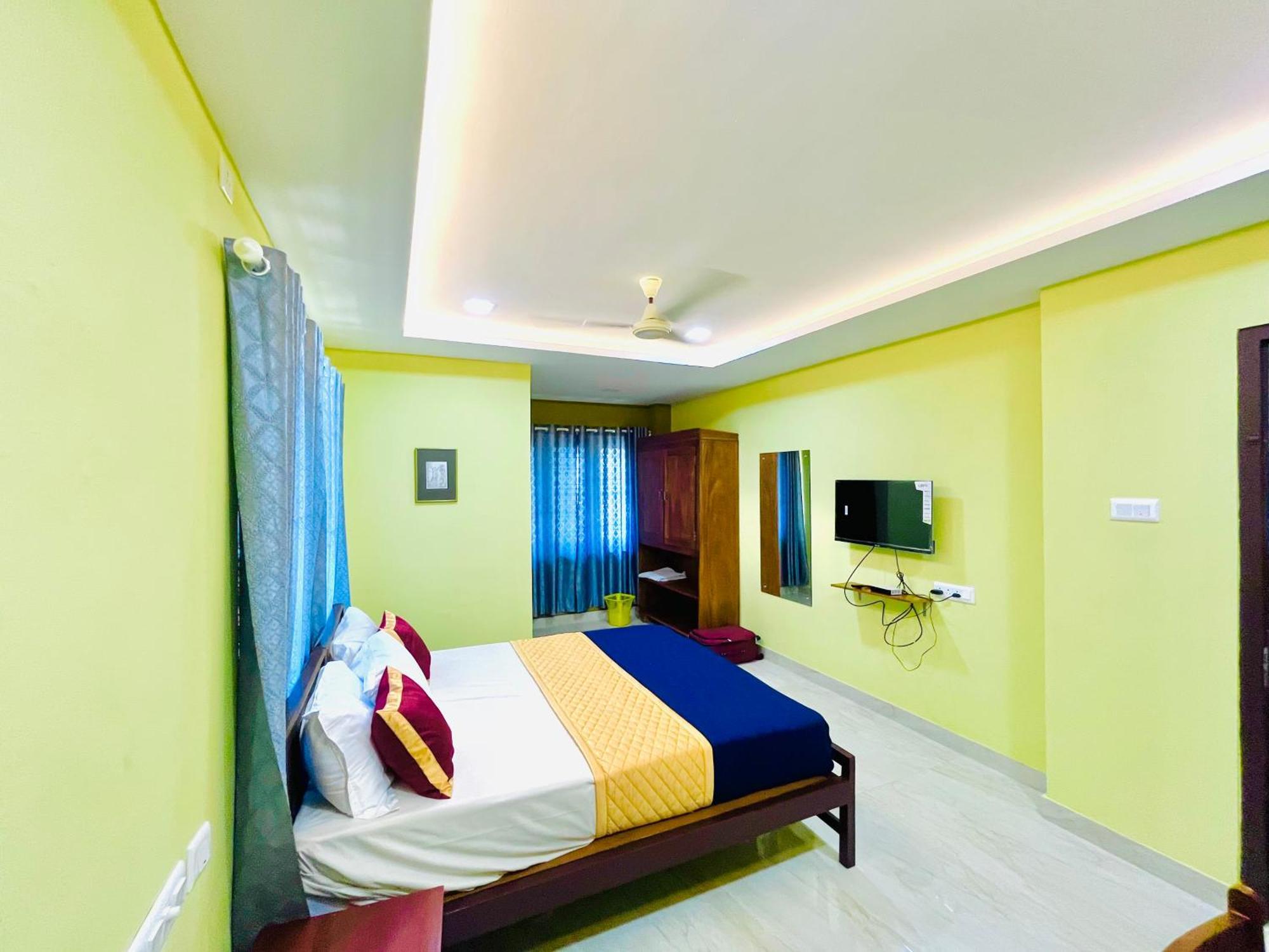 Madaparambil Residency Alwaye Bagian luar foto
